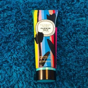 ‼️SOLD‼️Victoria’s Secret Flower Trip